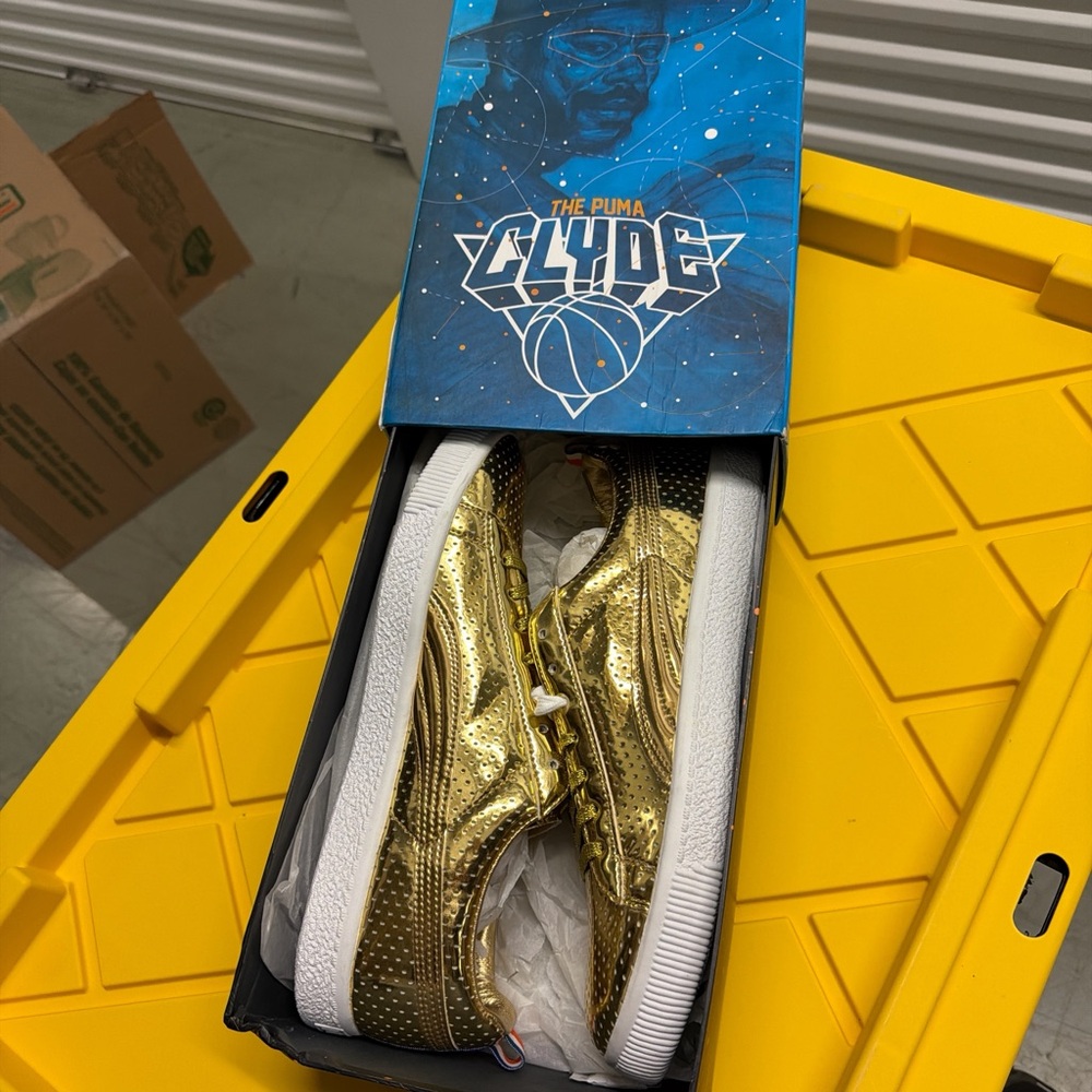 Men's Puma Walt Clyde Frasier Metallic
Gold (NEW) Size 11
